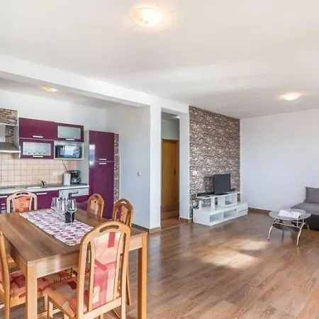 Aria With Pool Appartement