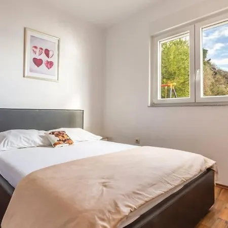 Appartement Aria With Pool Celina